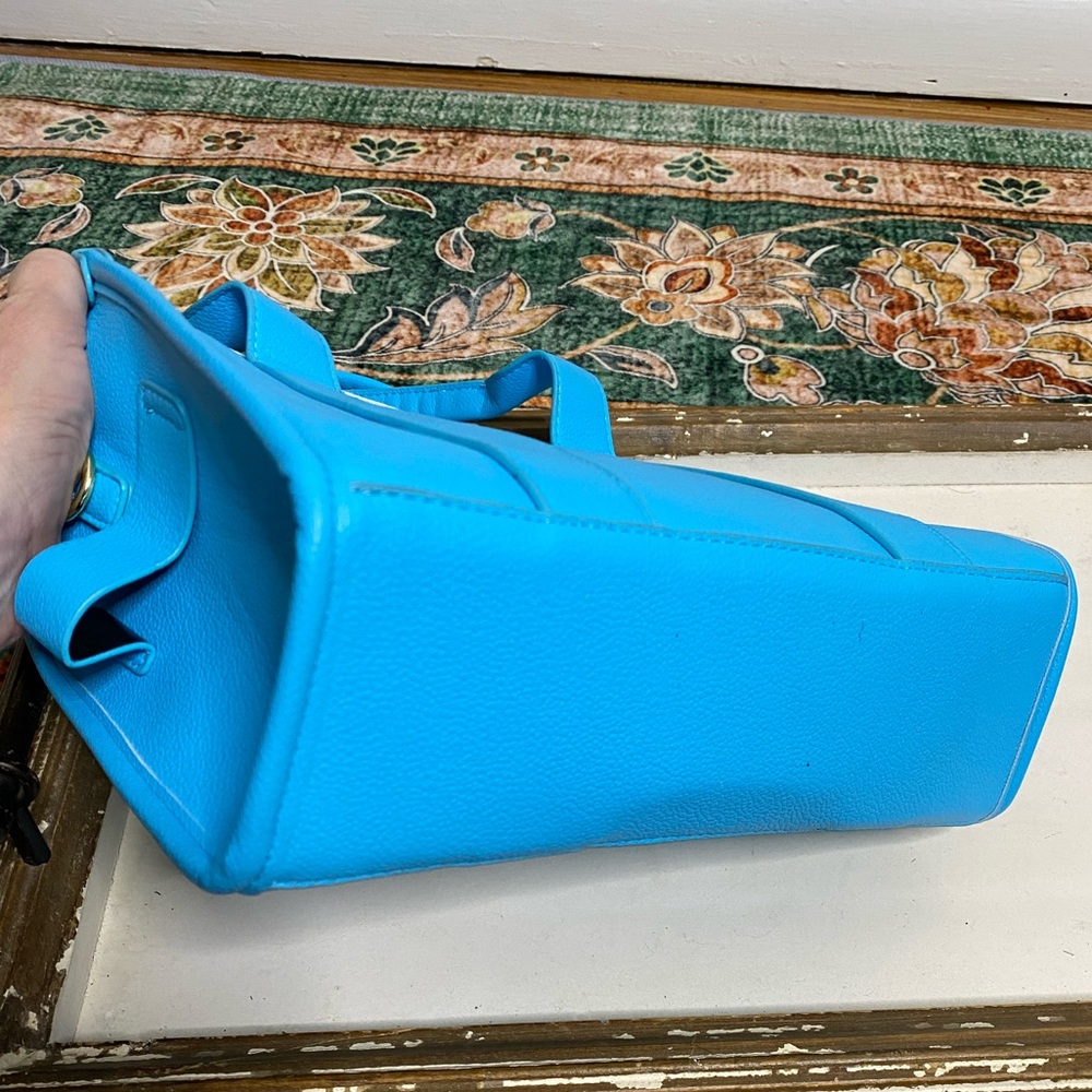 THE TOTE BAG IN LIGHT BLUE FAUX LEATHER - Picture 5 of 6